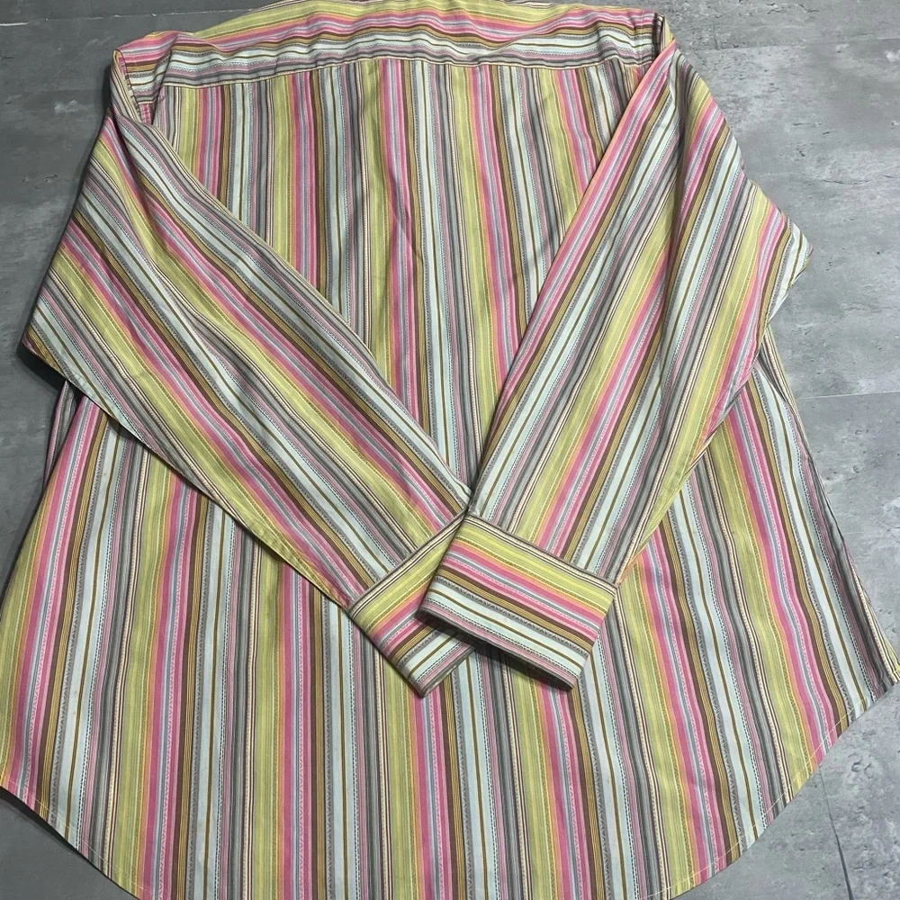 Robert Graham button down long sleeve shirt - Picture 2 of 9